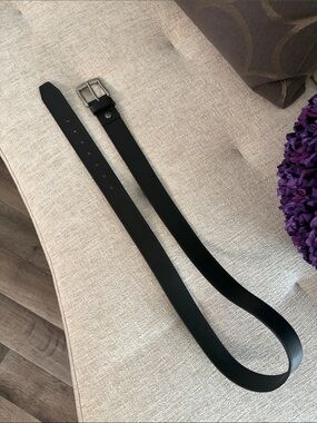 Columbia Black Leather Belt with Silver Buckle